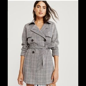 Abercrombie & Fitch Drapey Grey Plaid Trench Coat